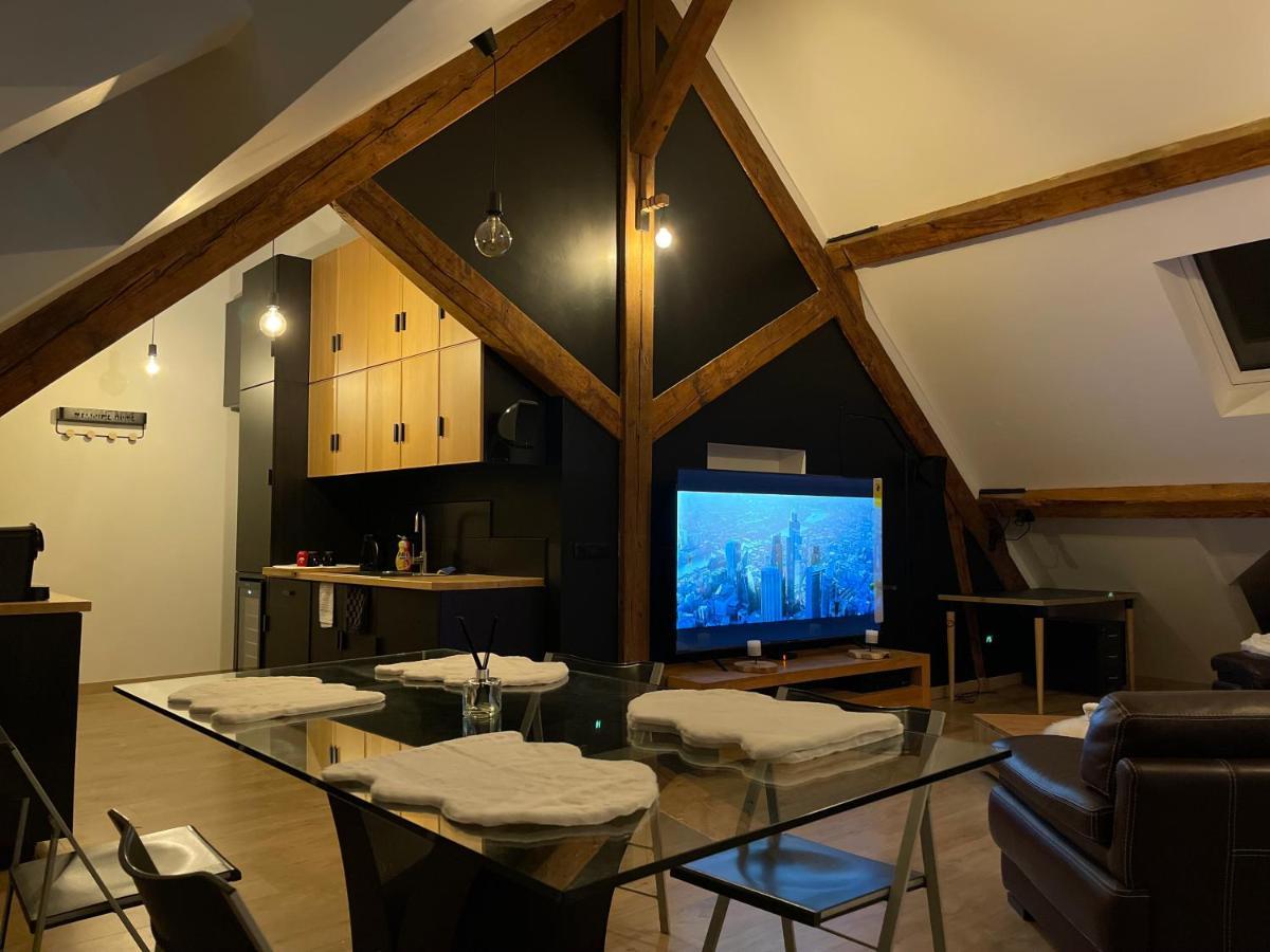Loft Sous Combles Apartment Aubergenville Exterior photo
