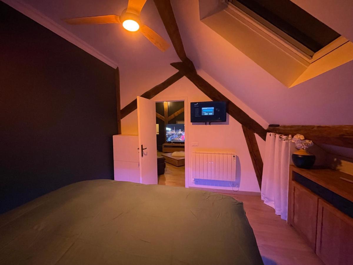 Loft Sous Combles Apartment Aubergenville Exterior photo